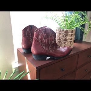 Handmade / Leather / Red / Western Boots / 7.5